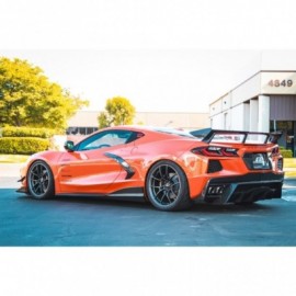 Karbonowe osłony bocznych wlotów powietrza APR Performance Corvette C8