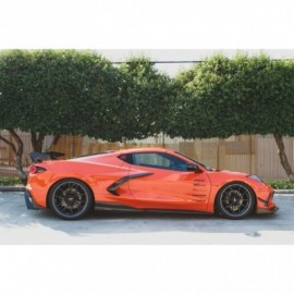 Karbonowe osłony bocznych wlotów powietrza APR Performance Corvette C8