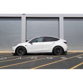 Karbonowe pokrywy lusterek Dinan Tesla Model Y