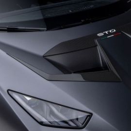Karbonowe wloty powietrza na masce Vorsteiner Lamborghini Huracan STO